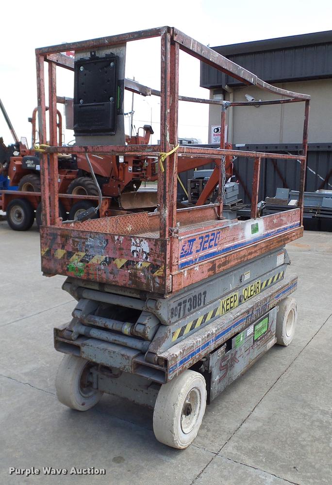 image for item DA6185 Sky Jack SJII 3220 scissor lift