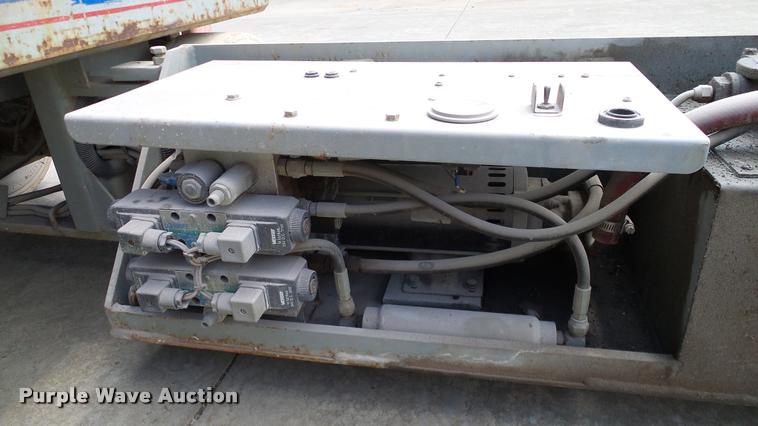 image for item DA6185 Sky Jack SJII 3220 scissor lift