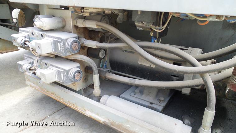 image for item DA6185 Sky Jack SJII 3220 scissor lift