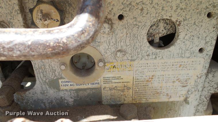 image for item DA6185 Sky Jack SJII 3220 scissor lift