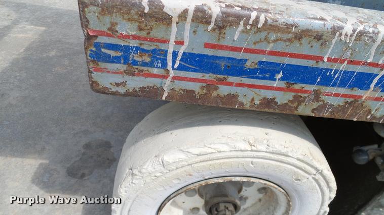 image for item DA6185 Sky Jack SJII 3220 scissor lift