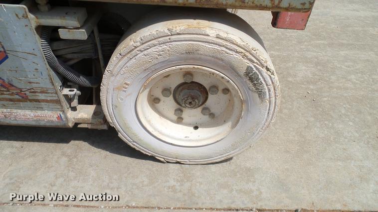 image for item DA6185 Sky Jack SJII 3220 scissor lift