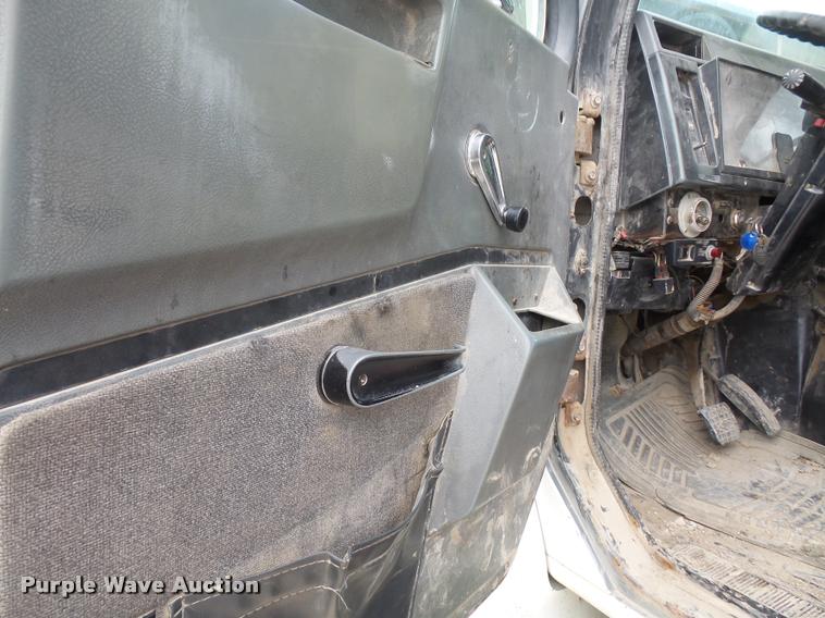 image for item DA6292 1992 International 4900 refuse truck