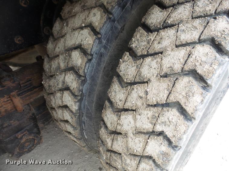 image for item DA6292 1992 International 4900 refuse truck