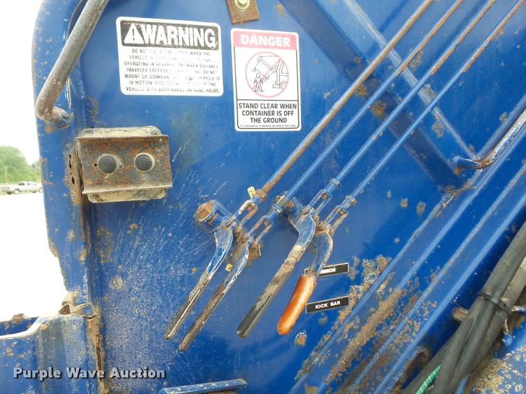 image for item DA6292 1992 International 4900 refuse truck