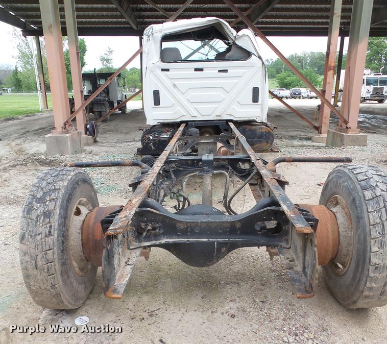 image for item DA6293 2004 International DuraStar 4300 truck chassis