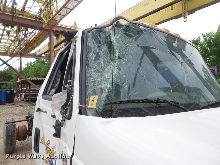 image for item DA6293 2004 International DuraStar 4300 truck chassis