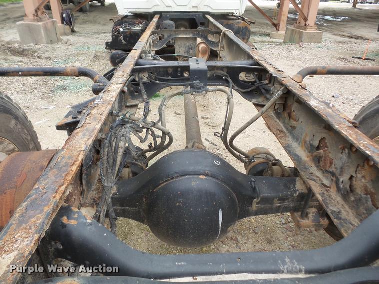 image for item DA6293 2004 International DuraStar 4300 truck chassis