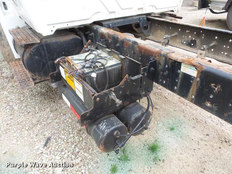 image for item DA6293 2004 International DuraStar 4300 truck chassis