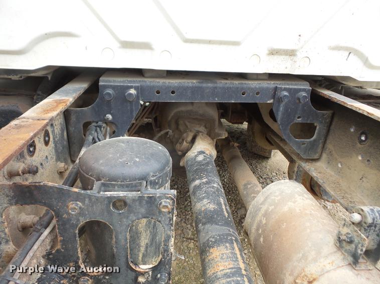 image for item DA6293 2004 International DuraStar 4300 truck chassis