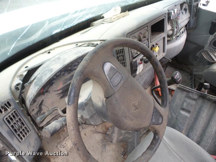 image for item DA6293 2004 International DuraStar 4300 truck chassis