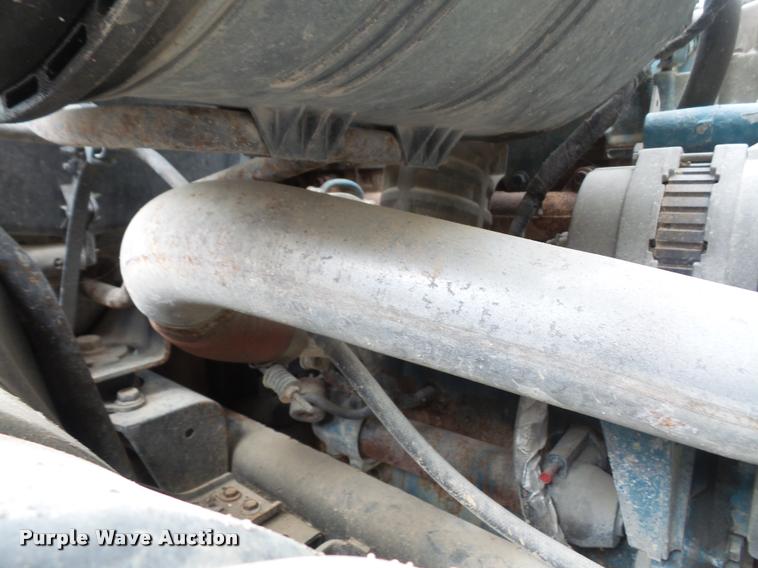 image for item DA6293 2004 International DuraStar 4300 truck chassis