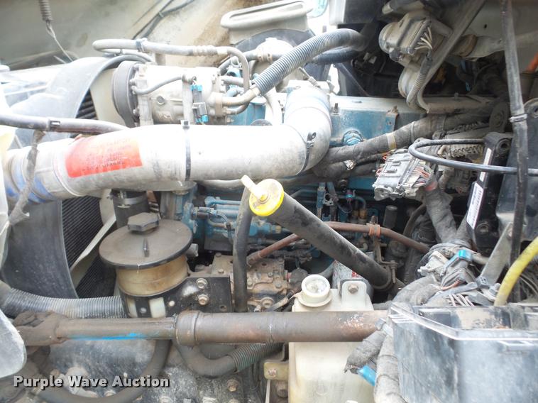 image for item DA6293 2004 International DuraStar 4300 truck chassis