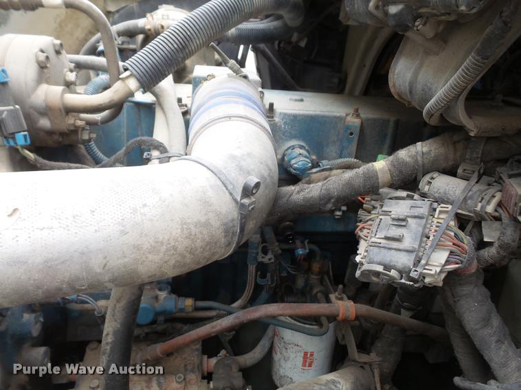 image for item DA6293 2004 International DuraStar 4300 truck chassis