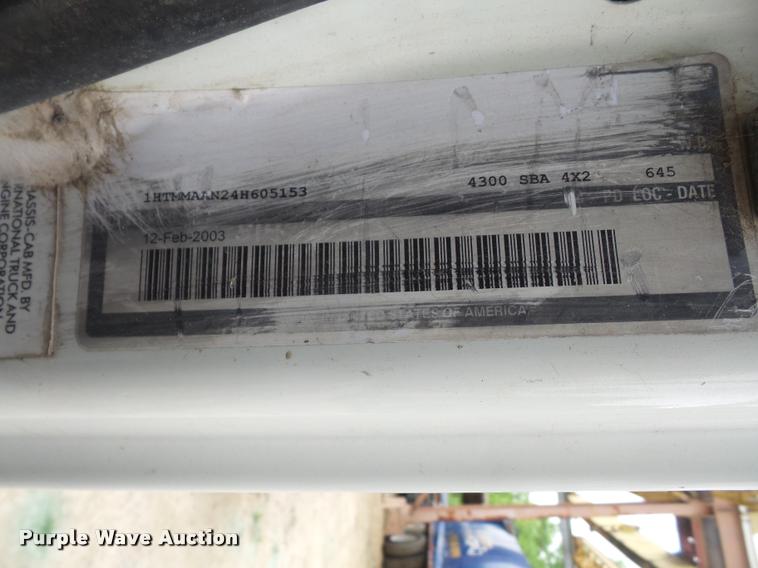 image for item DA6293 2004 International DuraStar 4300 truck chassis