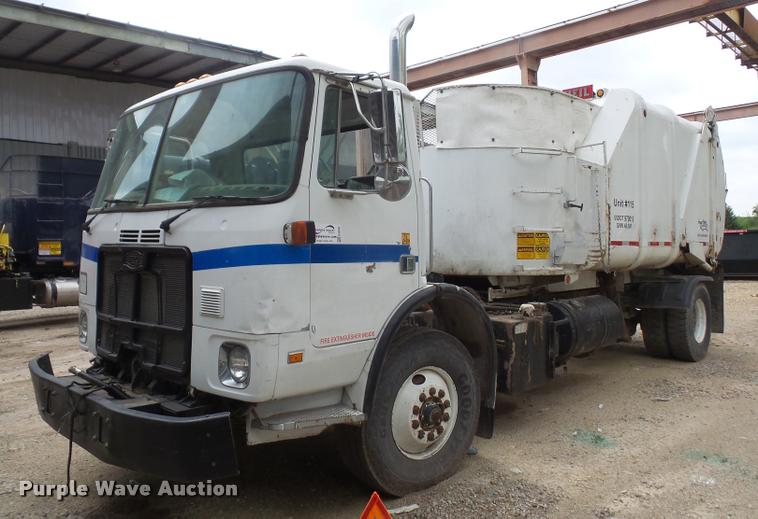 image for item DA6294 1999 Volvo Autocar WXR refuse truck