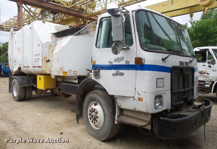 image for item DA6294 1999 Volvo Autocar WXR refuse truck