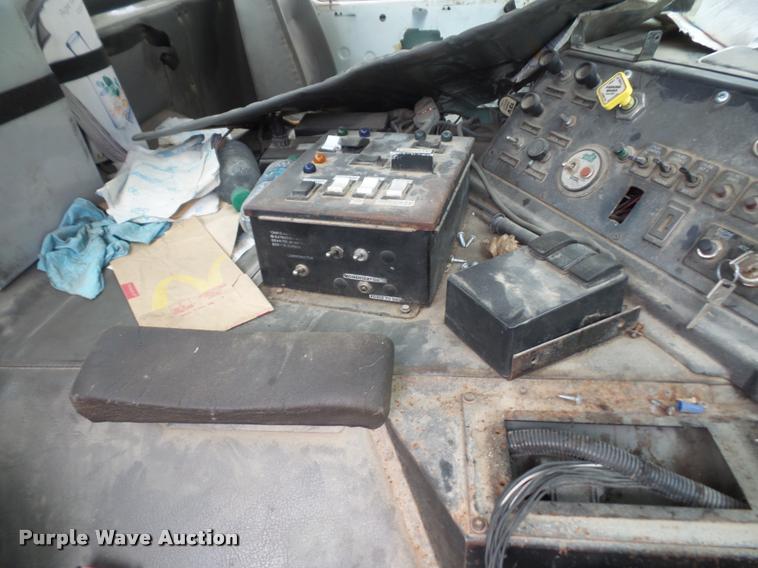 image for item DA6294 1999 Volvo Autocar WXR refuse truck