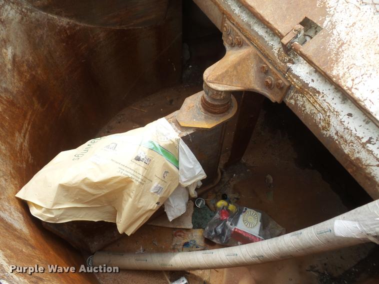 image for item DA6294 1999 Volvo Autocar WXR refuse truck