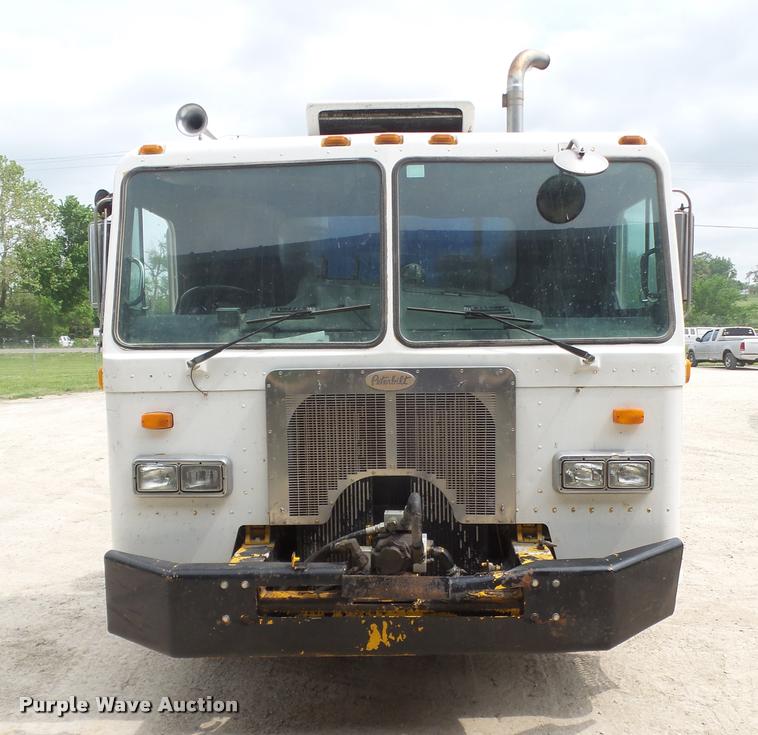 image for item DA6295 1998 Peterbilt 320 refuse truck