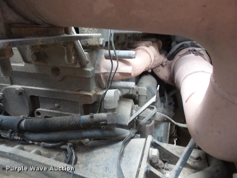 image for item DA6295 1998 Peterbilt 320 refuse truck