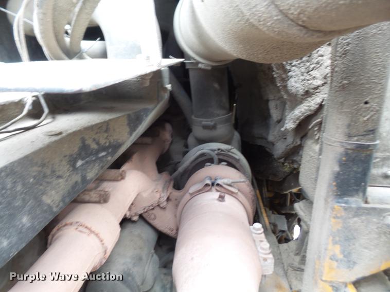 image for item DA6295 1998 Peterbilt 320 refuse truck