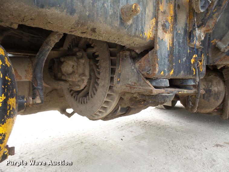 image for item DA6295 1998 Peterbilt 320 refuse truck