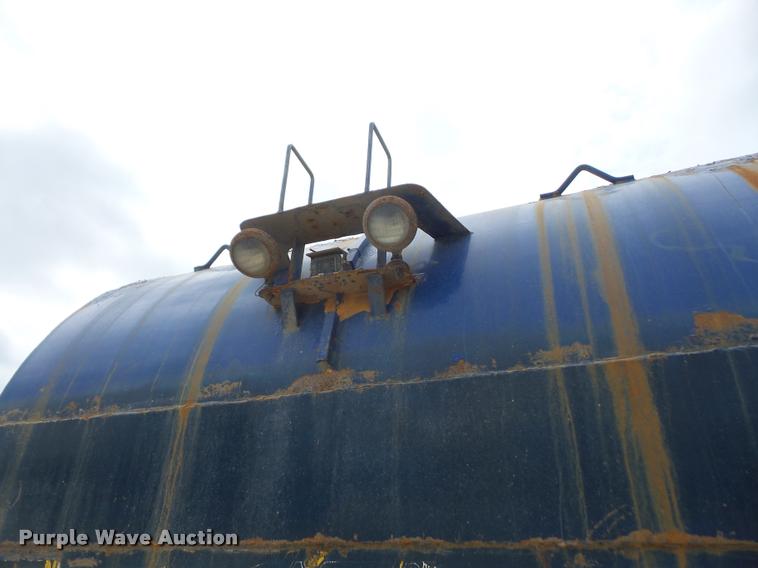 image for item DA6295 1998 Peterbilt 320 refuse truck