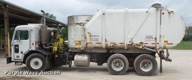 image for item DA6296 1998 Peterbilt 320 refuse truck