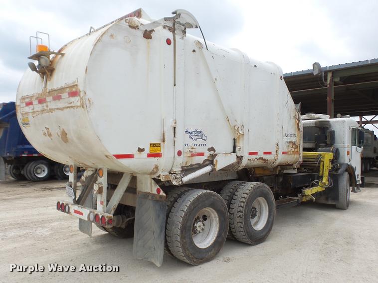 image for item DA6296 1998 Peterbilt 320 refuse truck
