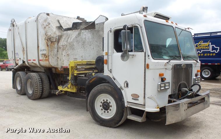 image for item DA6296 1998 Peterbilt 320 refuse truck