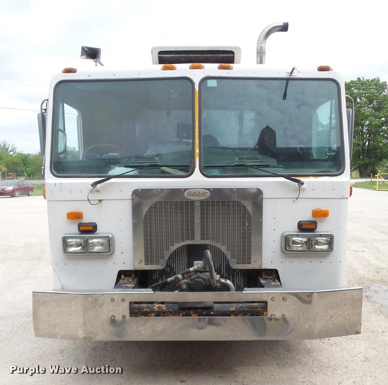 image for item DA6296 1998 Peterbilt 320 refuse truck