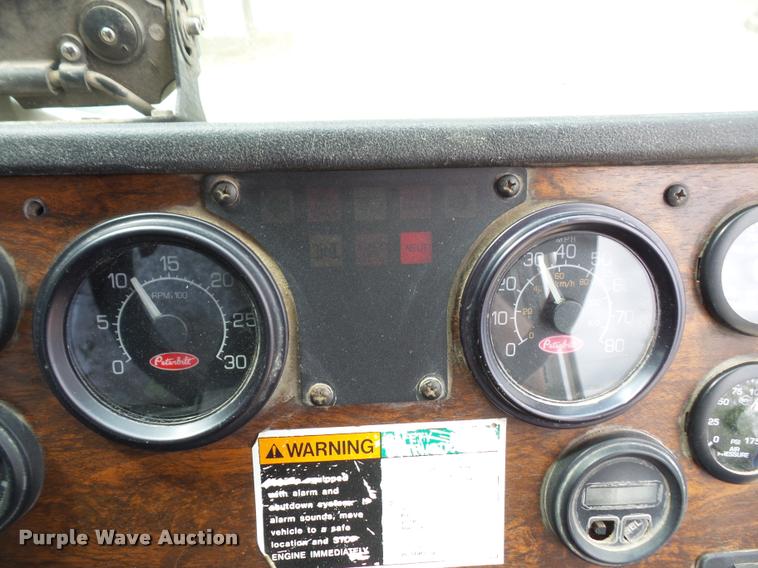 image for item DA6296 1998 Peterbilt 320 refuse truck