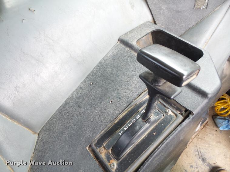 image for item DA6296 1998 Peterbilt 320 refuse truck