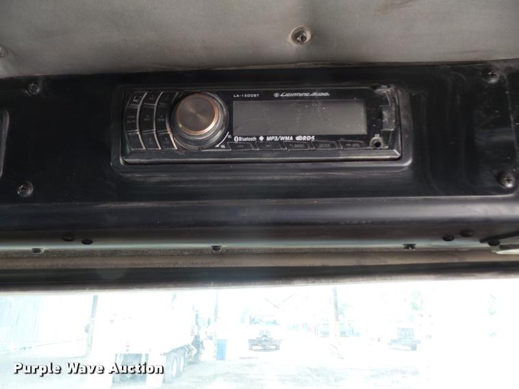 image for item DA6296 1998 Peterbilt 320 refuse truck