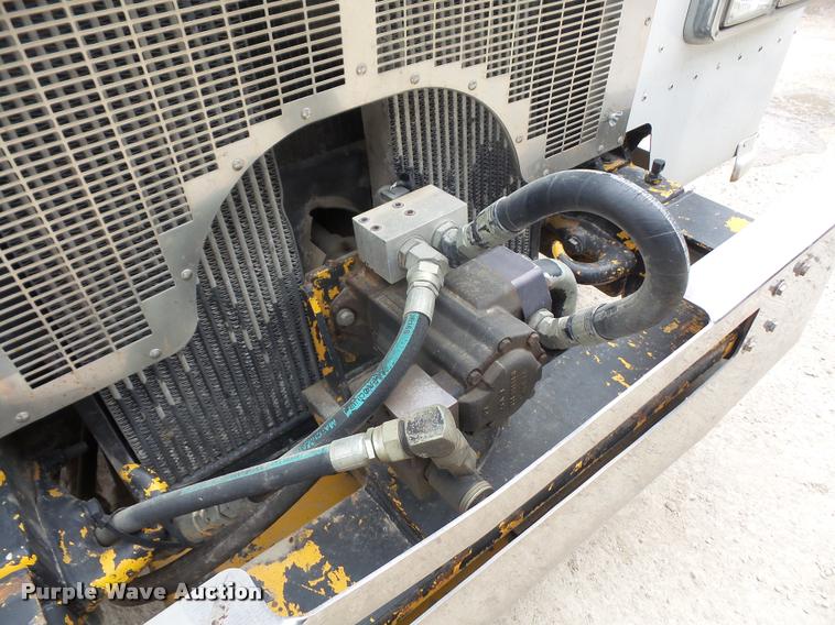 image for item DA6296 1998 Peterbilt 320 refuse truck