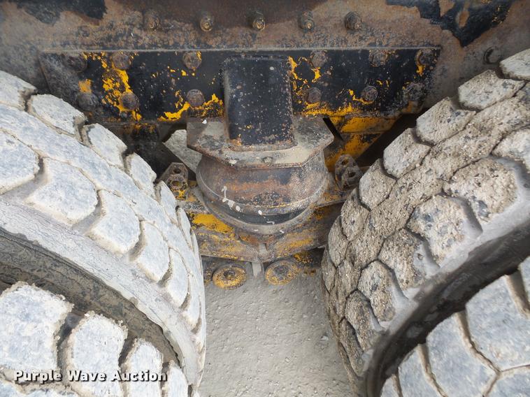 image for item DA6296 1998 Peterbilt 320 refuse truck