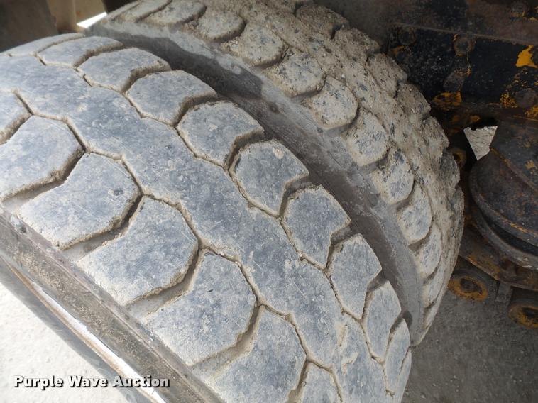 image for item DA6296 1998 Peterbilt 320 refuse truck