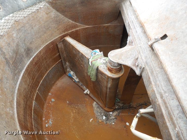 image for item DA6296 1998 Peterbilt 320 refuse truck