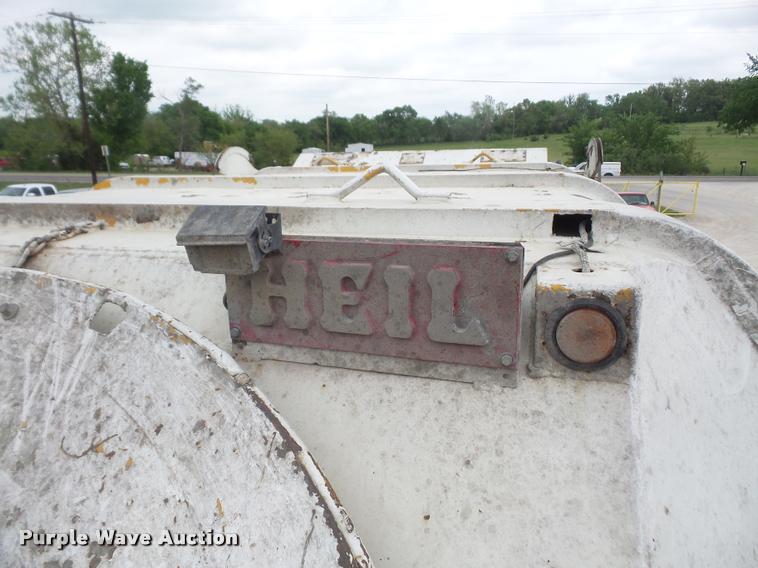 image for item DA6296 1998 Peterbilt 320 refuse truck