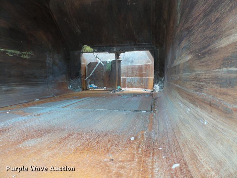 image for item DA6296 1998 Peterbilt 320 refuse truck