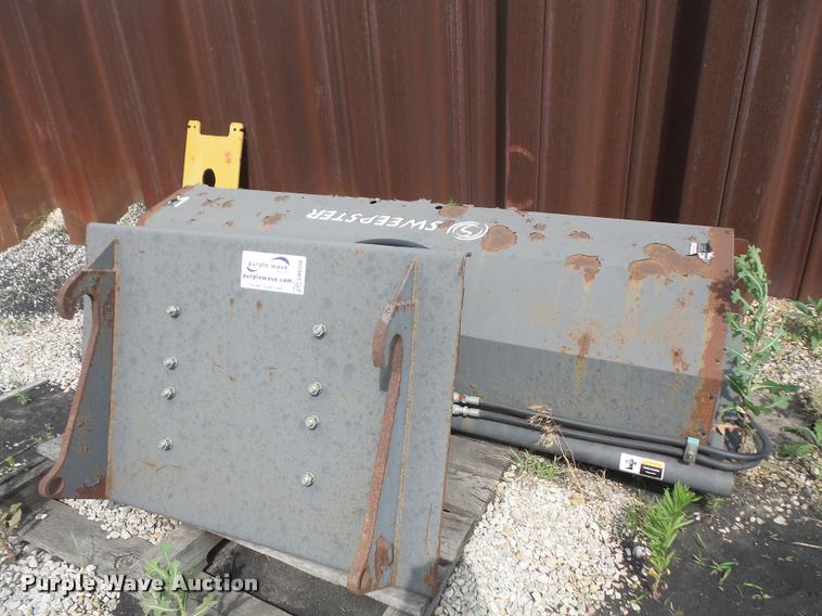 image for item DA6356 Sweepster QC32M8D18 broom