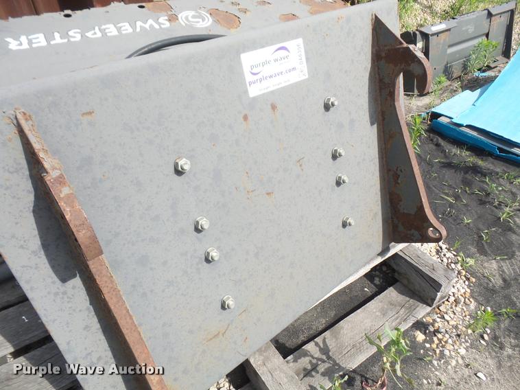 image for item DA6356 Sweepster QC32M8D18 broom