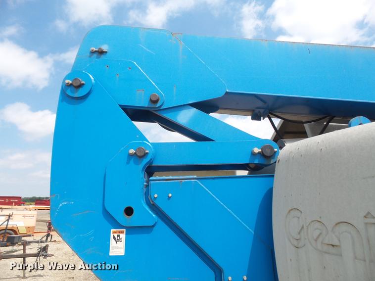 image for item DA6358 2005 Genie Z80/60 boom lift