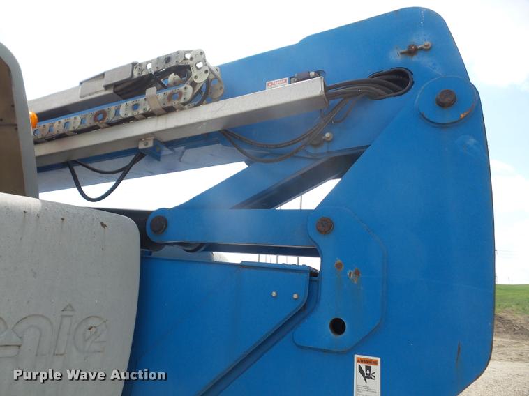 image for item DA6358 2005 Genie Z80/60 boom lift