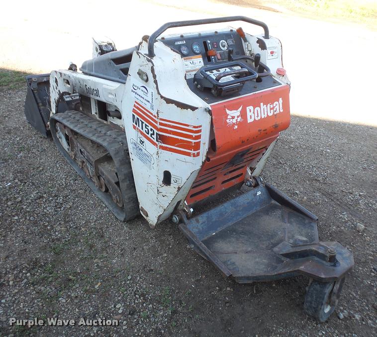 image for item DA6404 2006 Bobcat MT52 compact utility loader
