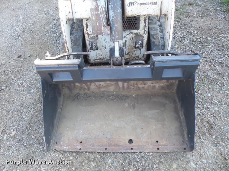 image for item DA6404 2006 Bobcat MT52 compact utility loader