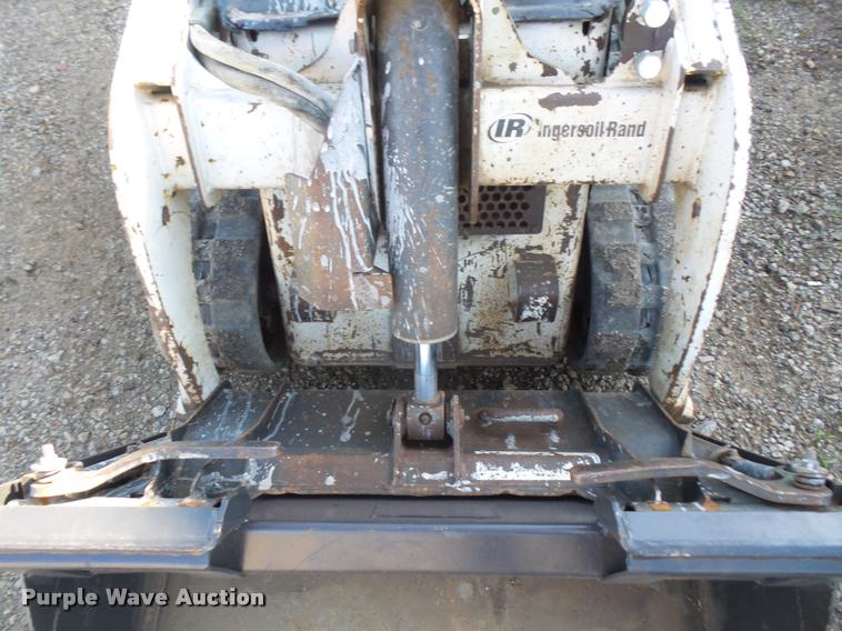 image for item DA6404 2006 Bobcat MT52 compact utility loader