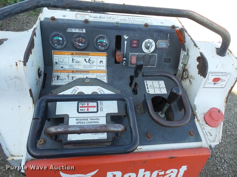 image for item DA6404 2006 Bobcat MT52 compact utility loader