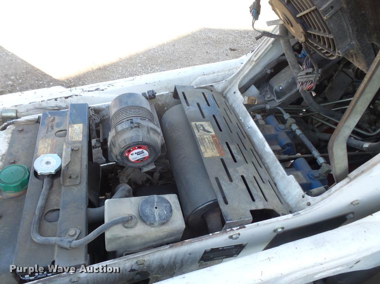 image for item DA6404 2006 Bobcat MT52 compact utility loader